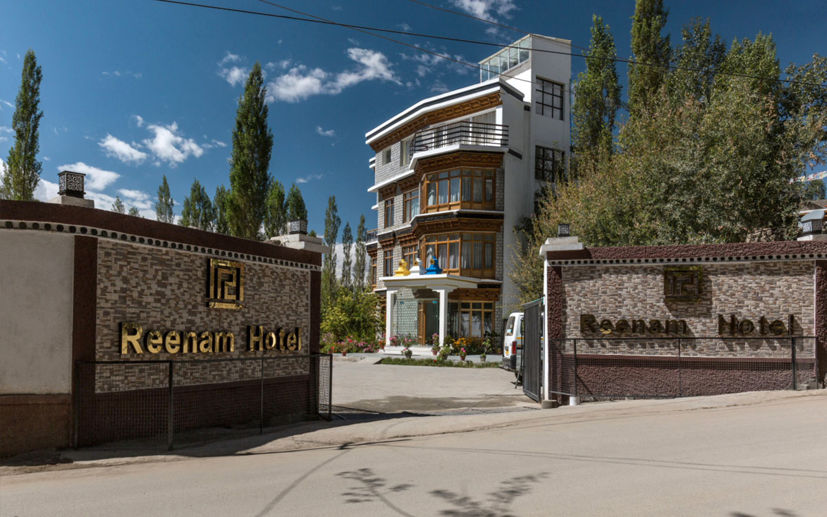 Hotel exterior and garden at Reenam