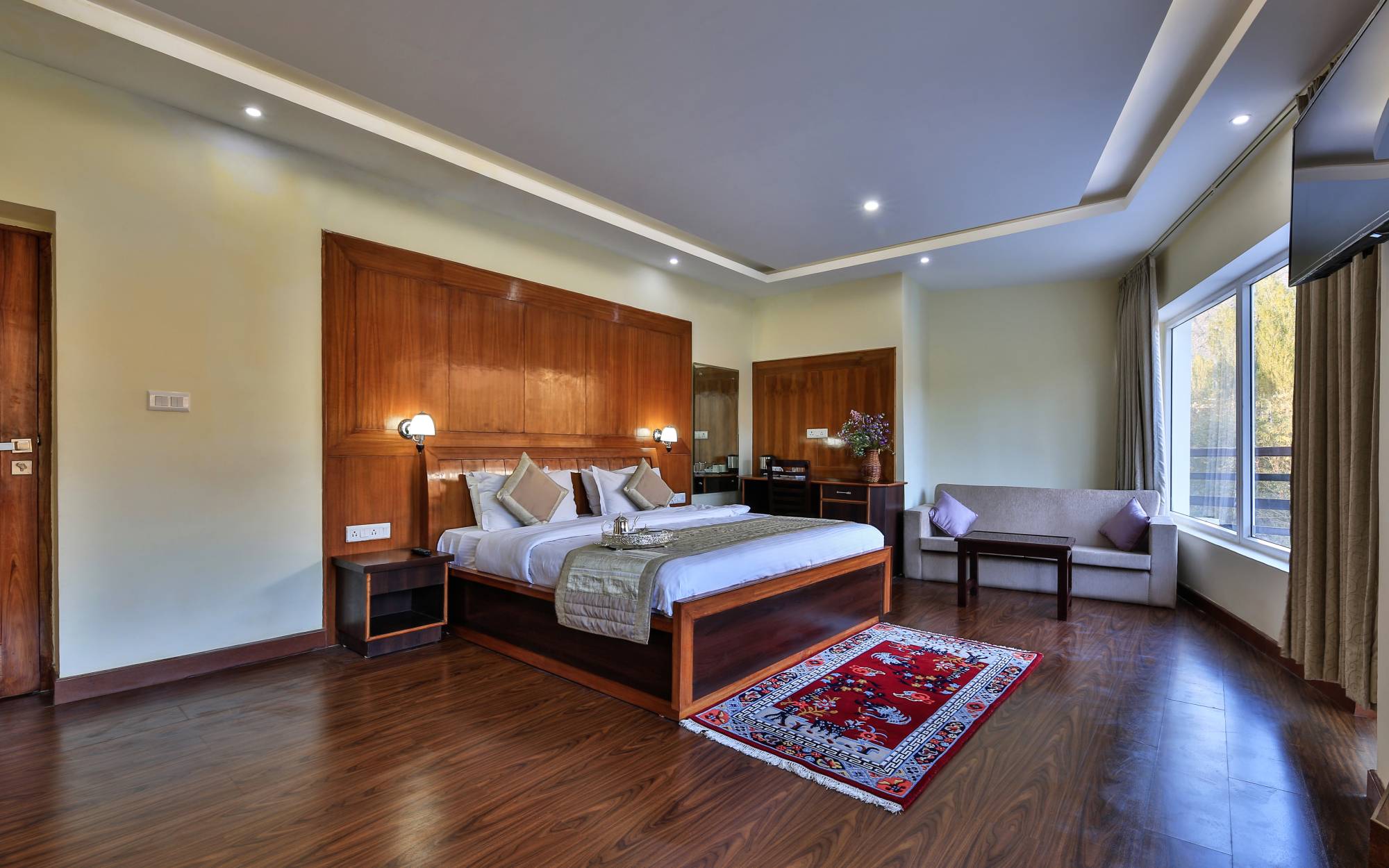 Superior deluxe queen room