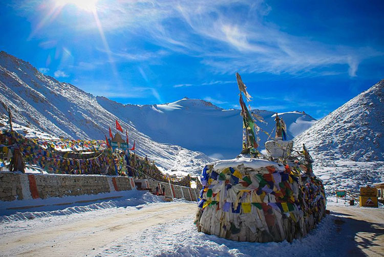 Khardungla Pass in the snow